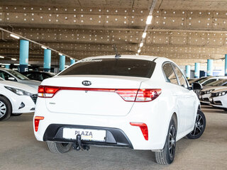 2018 Kia Rio IV, белый, 1399000 рублей, вид 3