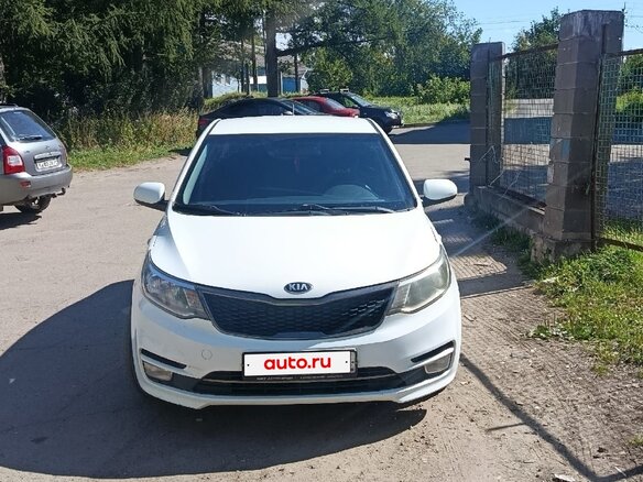 2016 Kia Rio III Рестайлинг, белый, 860000 рублей - вид 1
