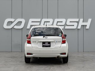 2018 Nissan Note e-Power II Рестайлинг, белый, 1240000 рублей, вид 4