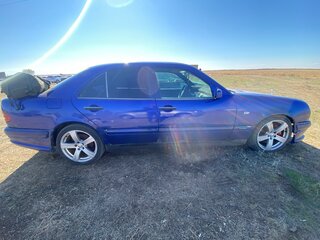 1995 Mercedes-Benz E-Класс 230 II (W210, S210), синий, 330000 рублей, вид 2