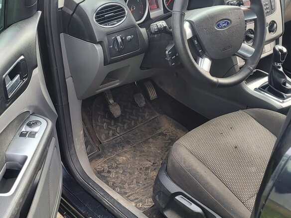 2010 Ford Focus II Рестайлинг, чёрный, 440000 рублей - вид 8