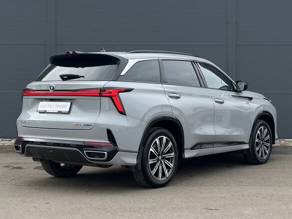 2024 Changan CS75 Plus III, серый, 2680000 рублей - вид 4