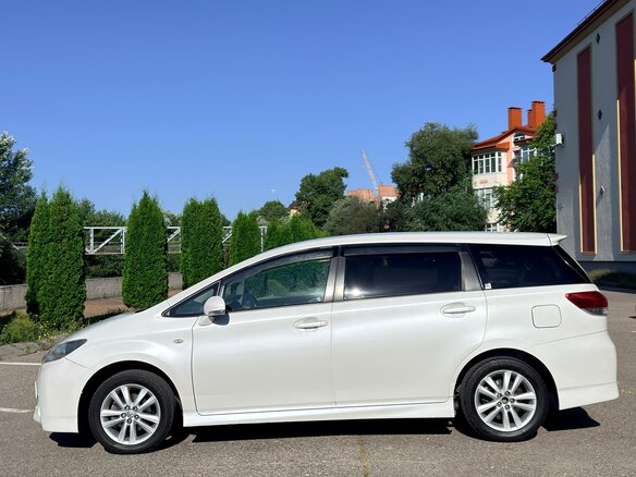 2009 Toyota Wish II, белый - вид 5