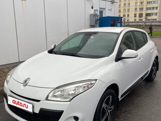 2013 Renault Megane III Рестайлинг, белый, 575000 рублей, вид 3