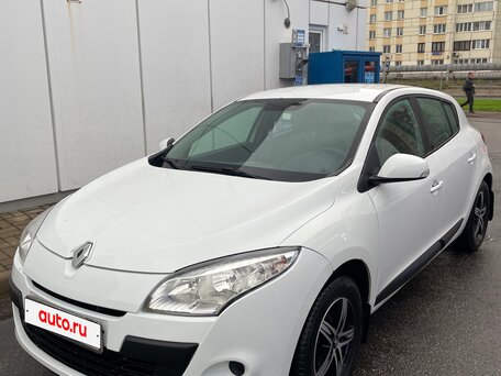 2013 Renault Megane III Рестайлинг, белый, 585000 рублей, вид 3