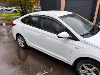 2017 Hyundai Solaris II, белый, 595000 рублей, вид 3