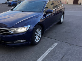 2019 Volkswagen Passat B8 Рестайлинг, синий, 1950000 рублей, вид 2
