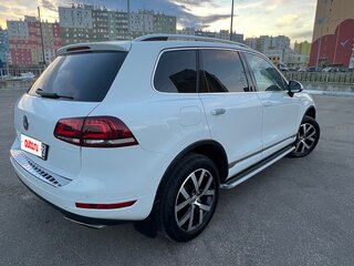 2014 Volkswagen Touareg II, белый, 2400000 рублей, вид 4