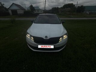 2018 Skoda Octavia III (A7) Рестайлинг, белый, 1300000 рублей, вид 1