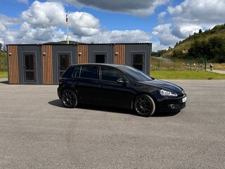 2010 Volkswagen Golf VI, чёрный, 1300000 рублей, вид 3