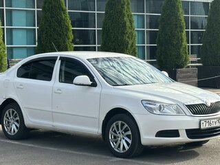 2011 Skoda Octavia II (A5) Рестайлинг, белый, 679000 рублей, вид 1