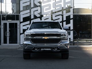 2017 Chevrolet Silverado Double Cab 6-speed III (K2XX) Рестайлинг, белый, 4250000 рублей, вид 3