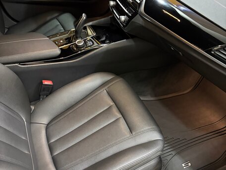 2018 BMW 5 серии 520d xDrive VII (G30/G31/G38), серый, 2750000 рублей, вид 5