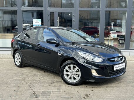 2014 Hyundai Solaris I, чёрный, 830000 рублей, вид 3