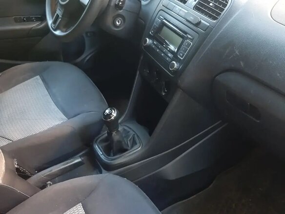 2014 Volkswagen Polo V, бежевый - вид 3