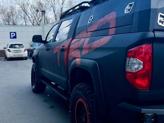 2019 Toyota Tundra CrewMax II Рестайлинг, чёрный, 11000000 рублей, вид 5