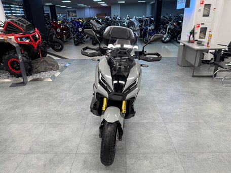 2021 Honda X-ADV, серый, 1369500 рублей, вид 3