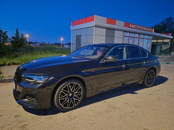 2018 BMW 5 серии 520i VII (G30/G31/G38), чёрный, 3000000 рублей - вид 5