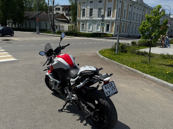 2020 BMW F 900 R, красный, 1049000 рублей - вид 3