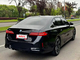 2025 BMW 5 серии Long 530Li xDrive VIII (G60/G61/G68), чёрный, 6250226 рублей, вид 4