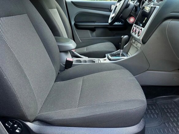 2010 Ford Focus II Рестайлинг, чёрный, 830000 рублей - вид 10