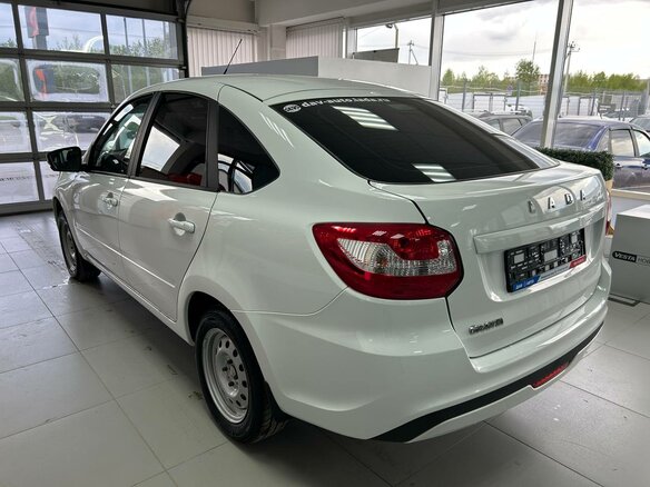 2026 Lada (ВАЗ) Granta I Рестайлинг, белый, 1017000 рублей - вид 13