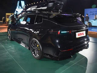 2026 Lynk & Co 07 GT I Рестайлинг, чёрный, 5900000 рублей, вид 4