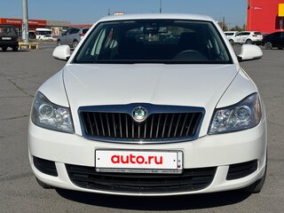 2010 Skoda Octavia II (A5) Рестайлинг, белый, 950000 рублей, вид 2
