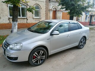 2010 Volkswagen Jetta V, серебристый, 650000 рублей, вид 3
