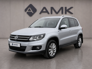 2016 Volkswagen Tiguan I Рестайлинг, серебристый, 1630000 рублей, вид 1