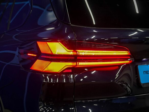 2021 BMW X5 40i IV (G05/G18), синий, 6909000 рублей - вид 16