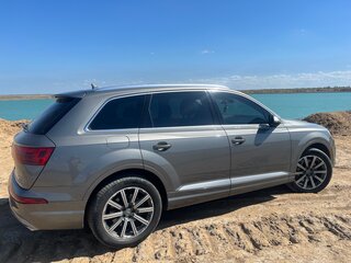 2015 Audi Q7 II (4M), серый, 3500000 рублей, вид 4