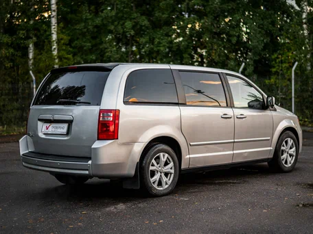 2008 Dodge Caravan Grand V, серебристый, 888000 рублей, вид 2