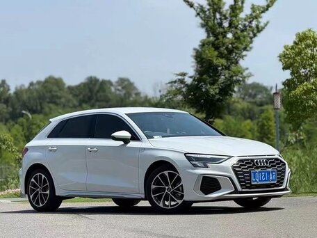 2022 Audi A3 Sportback 35 TFSI IV (8Y), белый, 1500000 рублей, вид 3
