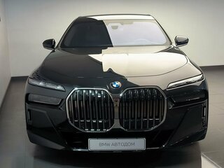 2025 BMW 7 серии 740i xDrive VII (G70), чёрный, 15750000 рублей, вид 3
