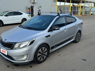 2013 Kia Rio 4-speed III, серебристый, 949999 рублей, вид 2