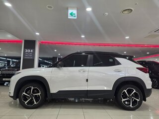 2022 Chevrolet TrailBlazer III, белый, 1360017 рублей, вид 3