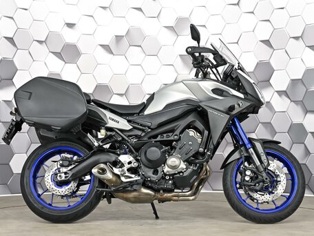 2015 Yamaha MT-09 Tracer (FJ-09), серебристый, 777000 рублей, вид 3