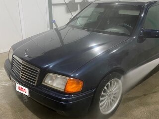 1997 Mercedes-Benz C-Класс 180 I (W202) Рестайлинг, чёрный, 350000 рублей, вид 1