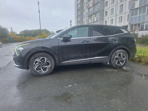 2024 Kia Sportage V, чёрный, 3750000 рублей - вид 1