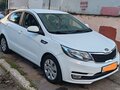 2017 Kia Rio III Рестайлинг, белый, 980000 рублей - вид 4