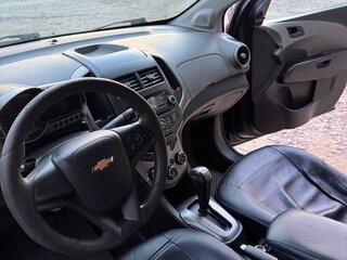 2014 Chevrolet Aveo II, чёрный, 610000 рублей, вид 5