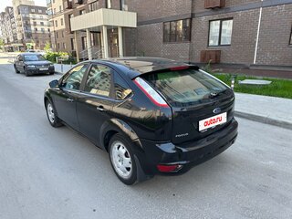 2010 Ford Focus II Рестайлинг, чёрный, 650000 рублей, вид 5
