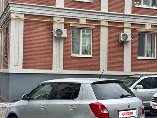 2012 Skoda Fabia II Рестайлинг, серебристый, 750000 рублей, вид 4