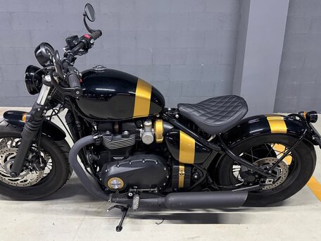 2020 Triumph Bonneville Bobber, чёрный, 1490000 рублей, вид 3