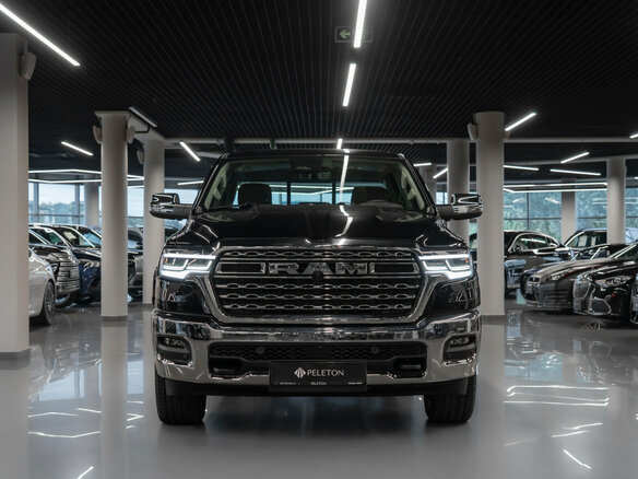 2025 Ram 1500 Crew Cab V Рестайлинг, чёрный, 11150000 рублей - вид 2