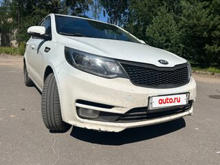 2013 Kia Rio 4-speed III, белый, 600000 рублей, вид 3