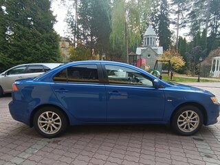 2011 Mitsubishi Lancer X Рестайлинг, синий, 850000 рублей, вид 4