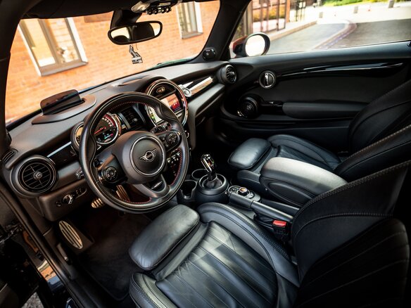 2020 Mini Hatch JCW III (F55/F56) Рестайлинг, чёрный, 3300000 рублей - вид 9