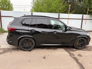 2021 BMW X5 M III (F95), чёрный, 8500000 рублей, вид 3